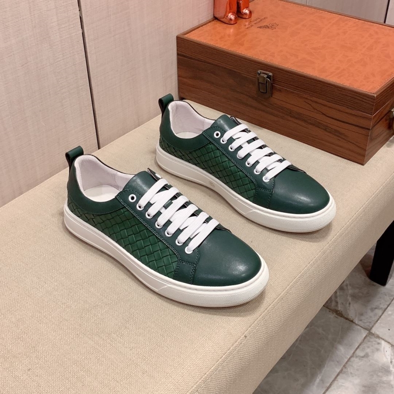 G*u*i casual shoes